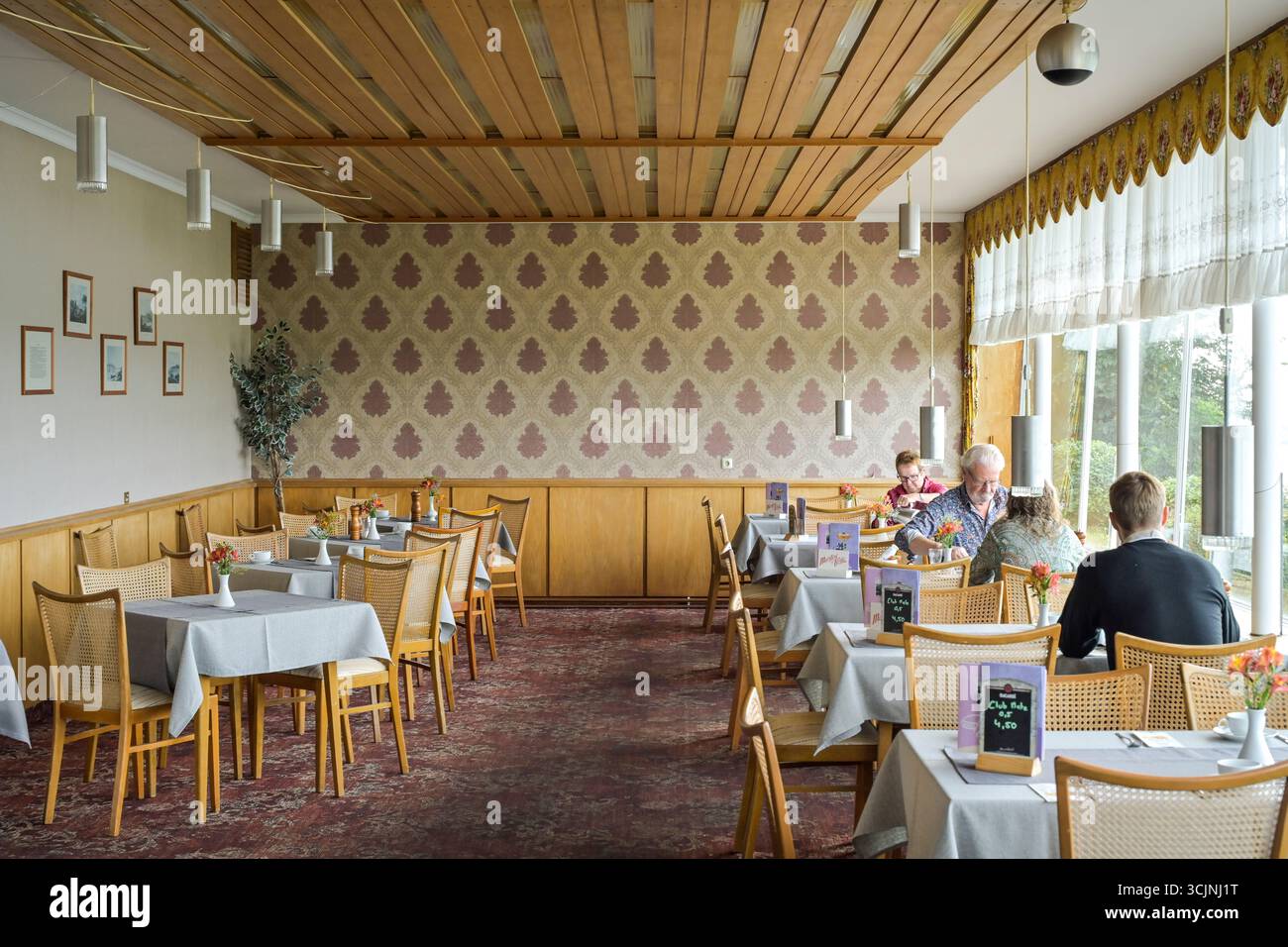 Historische Einrichtung aus den 50er Jahren, Restaurant im Hotel Bellevue, Lauenburg, Schleswig-Holstein, Deutschland Banque D'Images
