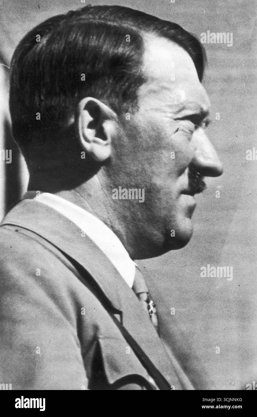 Adolf Hitler, chancelier du troisième Reich - portrait de profil, années 1930 Banque D'Images
