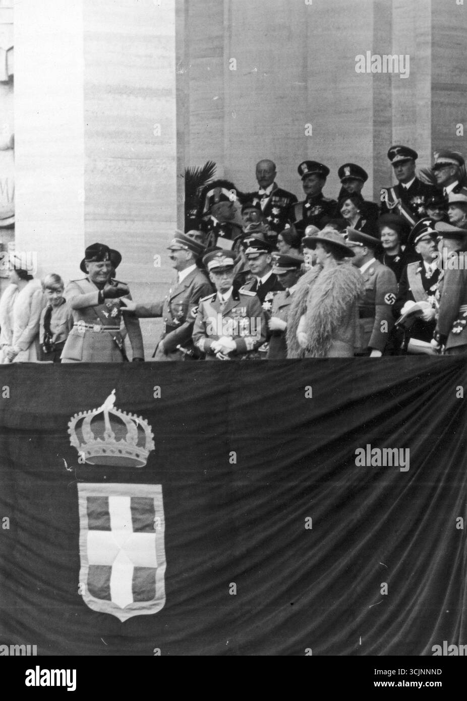Hitler à Rome 1938. Maria Savoyen, Mafalda von Hessen, Adolf Hitler, Benito Mussolini et Viktor Emanuel III Banque D'Images