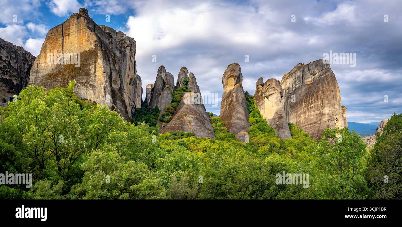 Montagnes impressionnantes dans les Météores, Grèce Banque D'Images