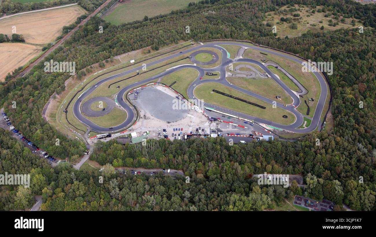 Vue aérienne du circuit de course Three Sisters, une piste de Go-Cart près d'Ashton-in-Makerfield, Wigan, Lancashire Banque D'Images