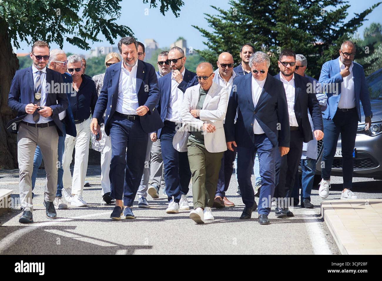 News - Matteo Salvini ouvre la campagne électorale de la Lega en Calabre pour les élections régionales avec Roberto Occhiuto e Claudio Durigon Matteo Salvini ouvre la campagne électorale de la Legas en Calabre pour les élections régionales. Pendant Matteo Salvini ouvre la campagne électorale de la Ligue en Calabre pour les élections régionales avec Roberto Occhiuto e Claudio Durigon, News in Catanzaro, Italy, September 08 2025 Catanzaro Parco biodiversita mediterranea Michele Traversa Italy Copyright : xAntonioxMoniacix/xLiveMediax LPN 2014755 Banque D'Images