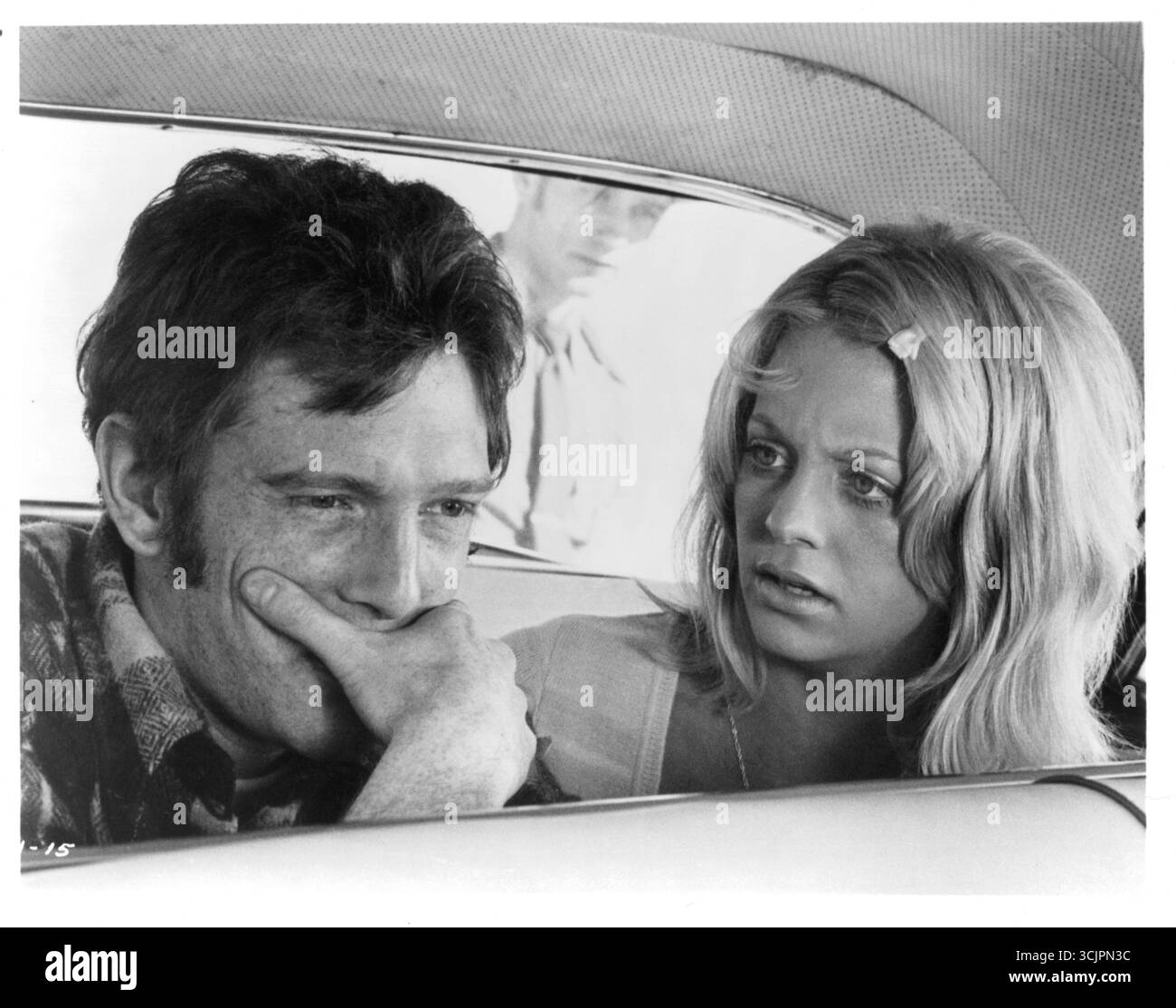 GOLDIE HAWN et WILLIAM ATHERTON dans CARTE BLANCHE (1974) -titre original : THE SUGARLAND EXPRESS-, réalisé par STEVEN SPIELBERG. Crédit : UNIVERSAL PICTURES / album Banque D'Images
