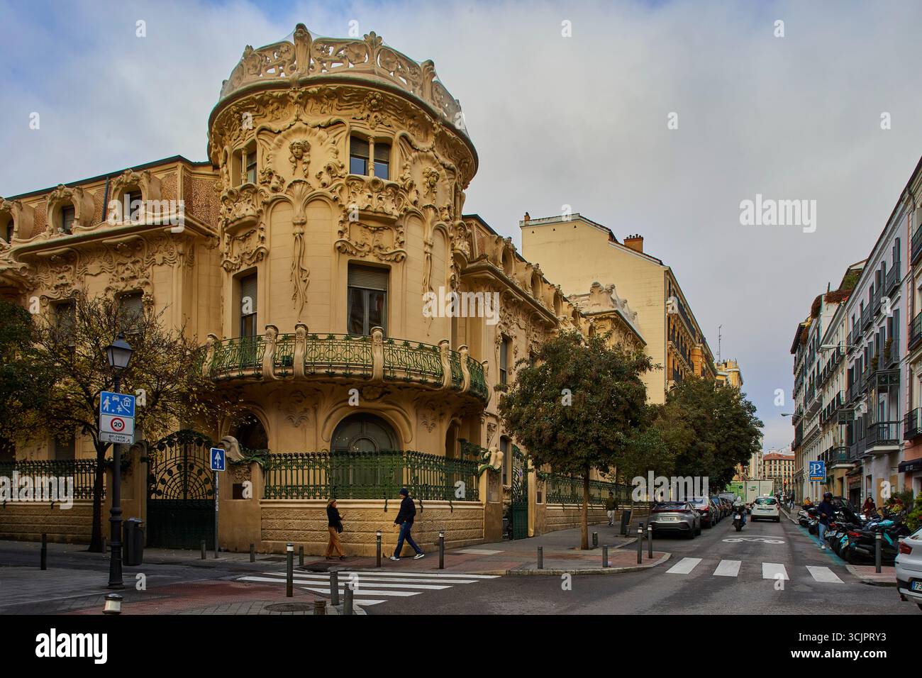 Madrid, 21 novembre 2024. Rue Alfonso VI, siège de la SGAE (Société générale des auteurs d'Espagne). Façade principale. Photo : Guillermo Navarro. Archdc. Crédit : album / Archivo ABC / Guillermo Navarro Banque D'Images