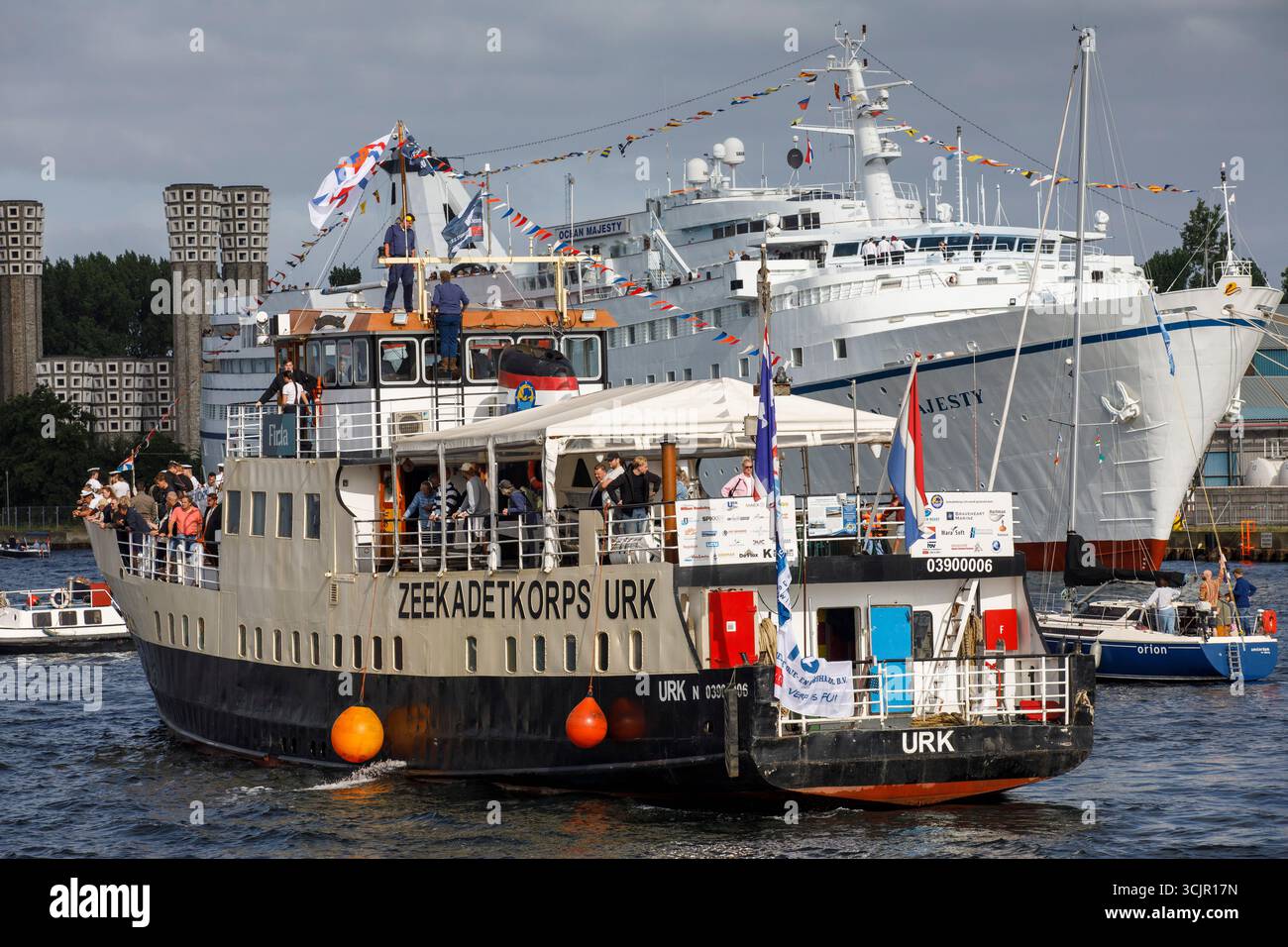 Défilé Sail-In du Sail Amsterdam, 20 août 2025, navire du Zeekadetkorps URK, une association de jeunes maritimes, pays-Bas. La voile Amsterdam i. Banque D'Images
