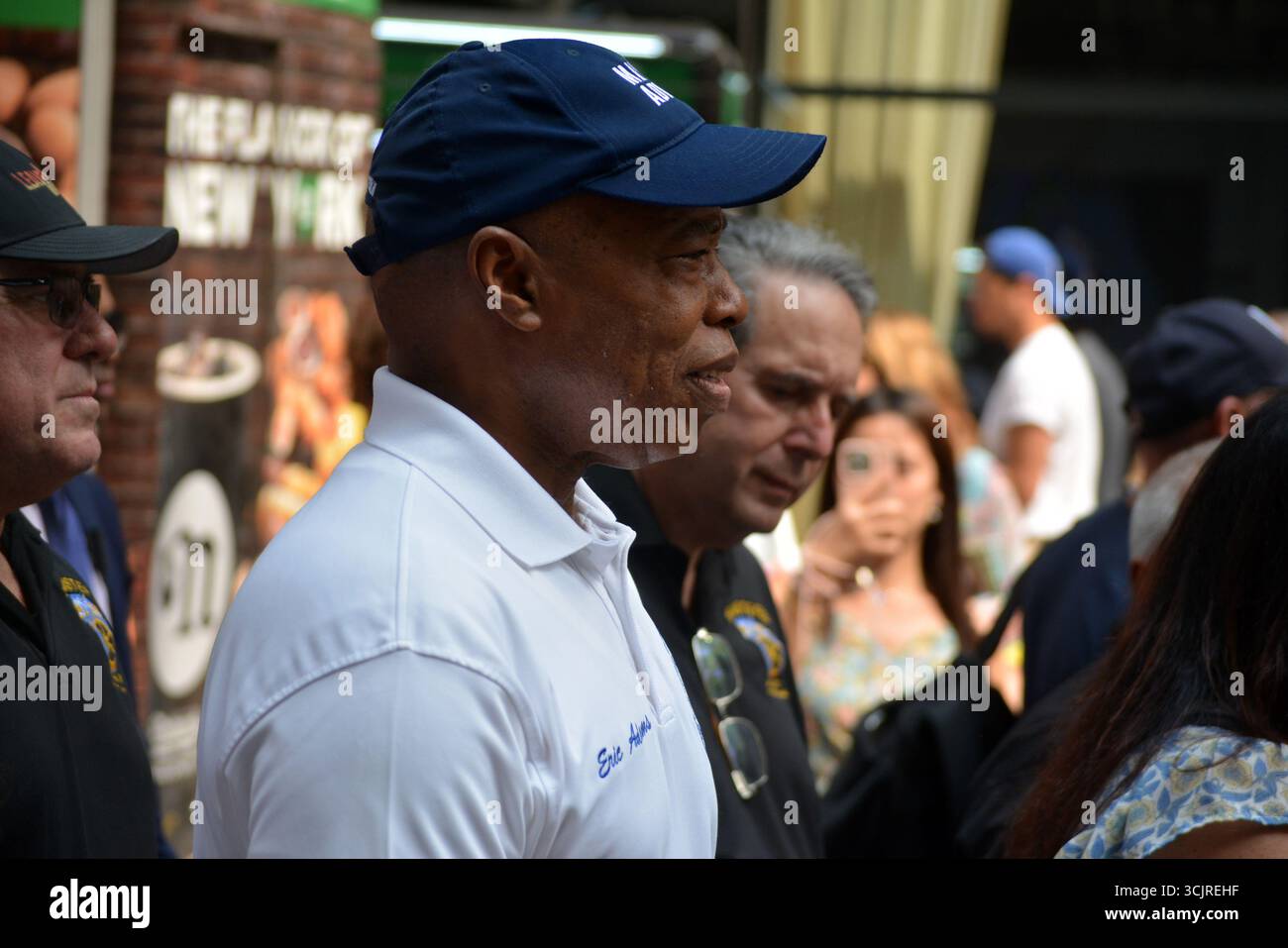 Le maire de New York Eric Adams défilant dans le défilé annuel de la fête du travail à Midtown Manhattan. Banque D'Images
