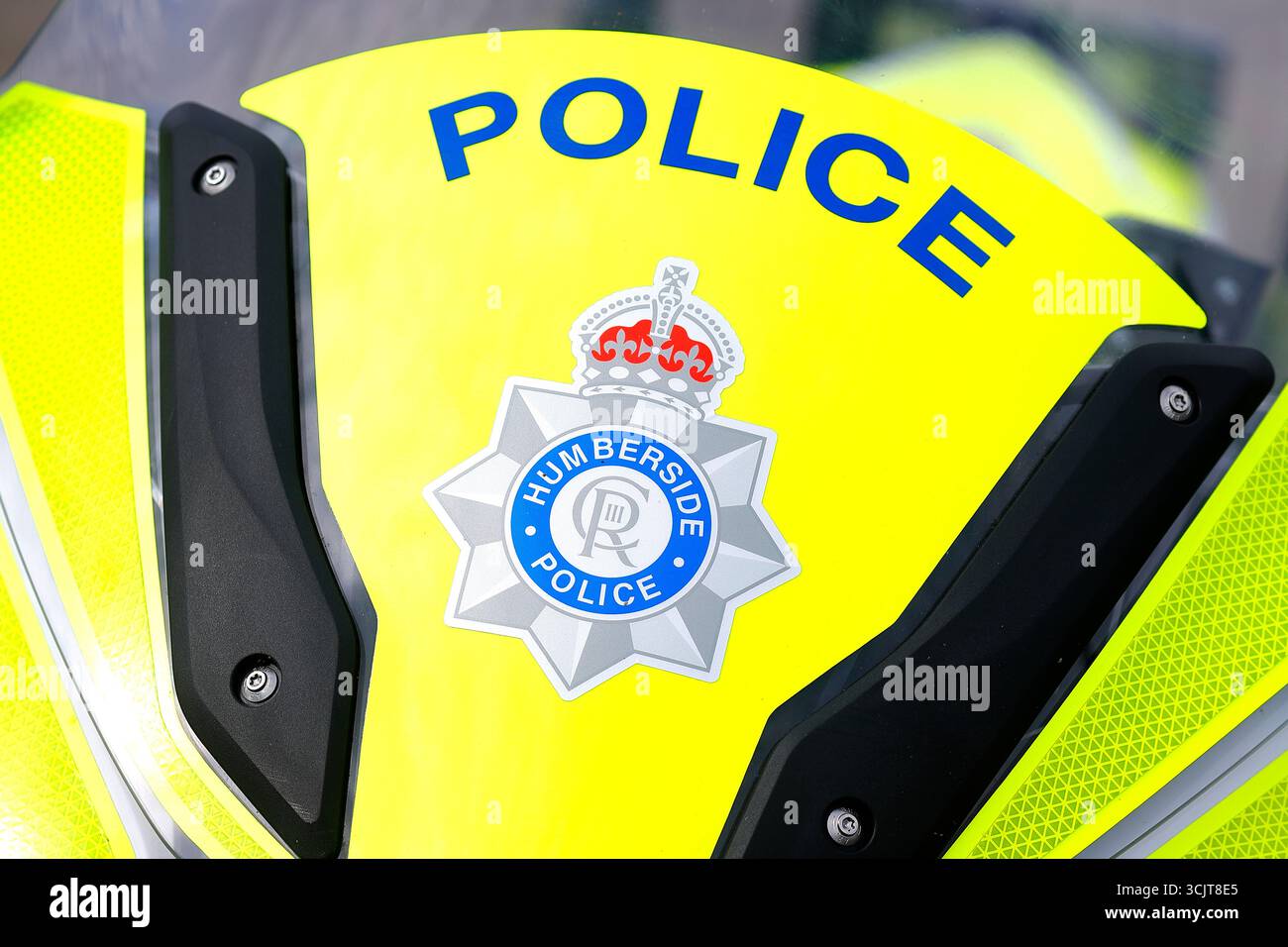 Gros plan d'une moto des forces de police de Humberside montrant l'insigne Banque D'Images