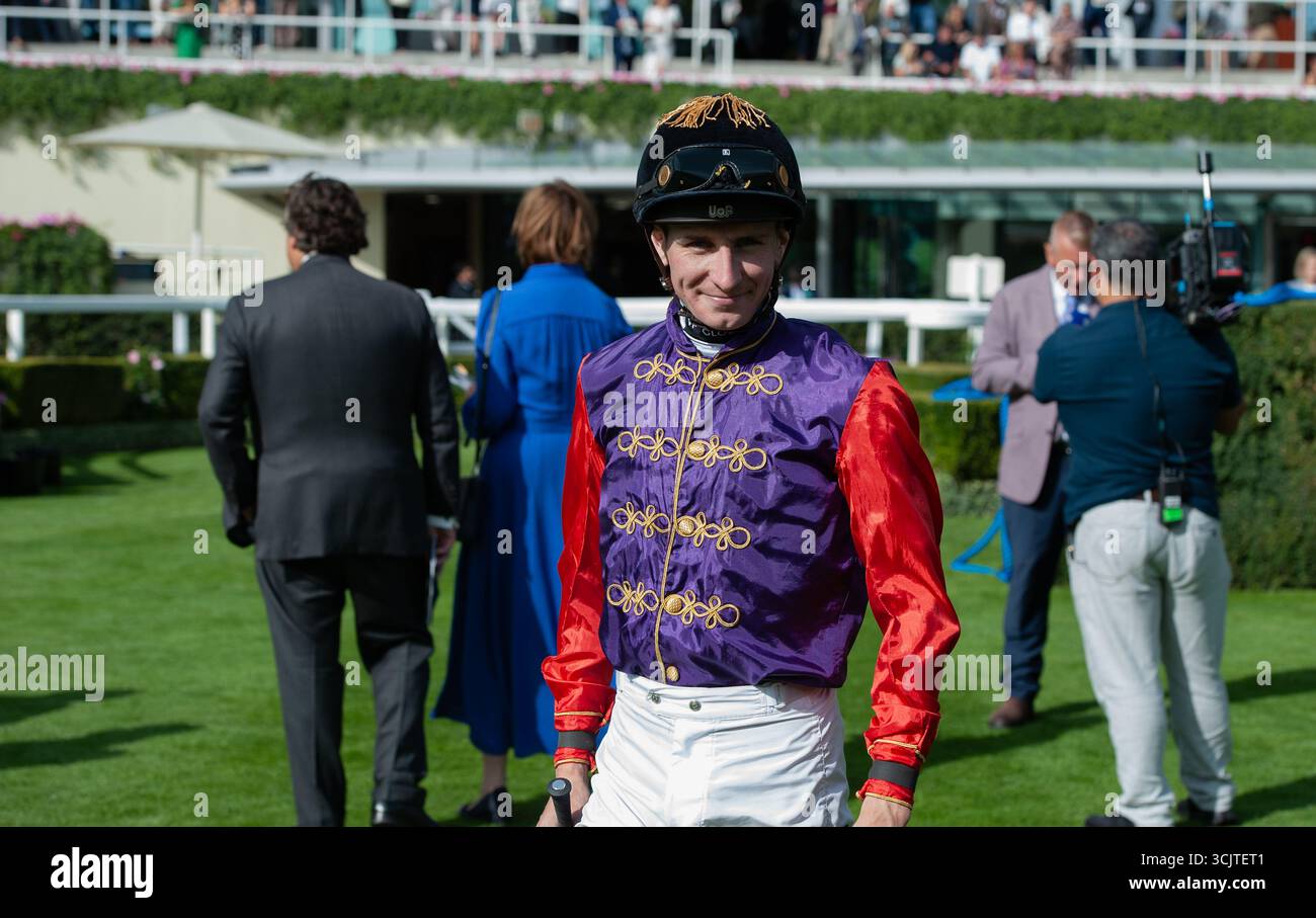 Hector se croise dans le Parade Ring avant de monter pour sa Majesté le Roi et sa Majesté la Reine à bord de Treasure. Crédit JTW Equine images / Alamy Banque D'Images