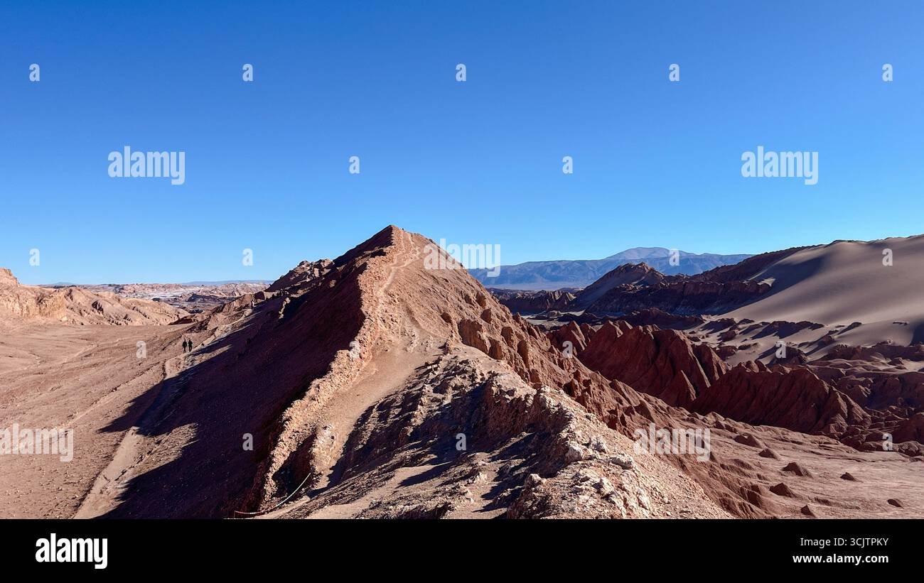 Photo de formations intéressantes de pierre et de sable dans la Valle de la Luna ou la Vallée anglaise de la Lune au Chili. La nature rappelle sur le paysage lunaire. Banque D'Images