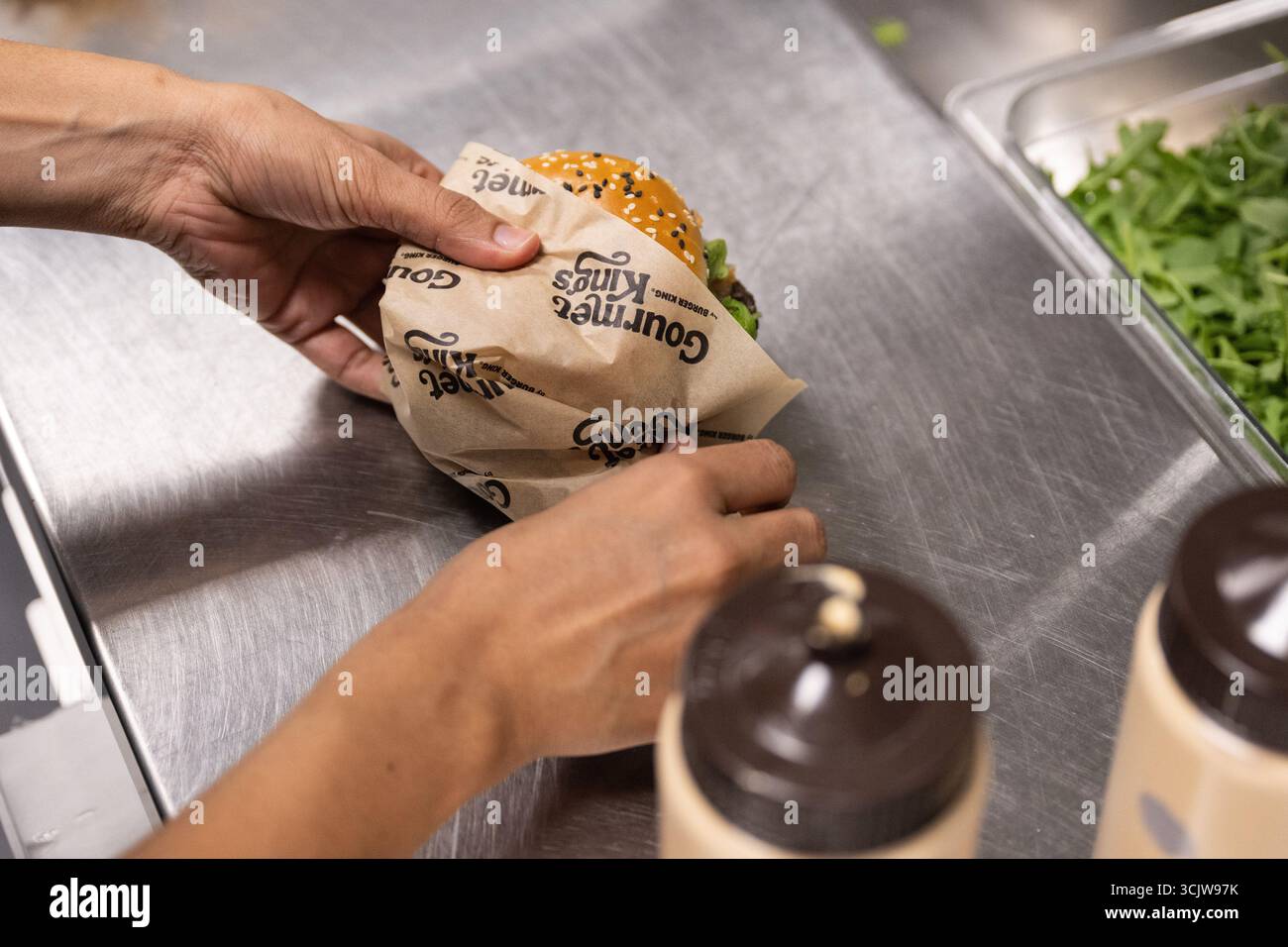 À USAGE ÉDITORIAL EXCLUSIF vue générale de la succursale Strand de Burger King à Londres comme le Wagyu, un nouveau burger fait à 100 % de bœuf Wagyu britannique, est dévoilé et rejoint le menu Gourmet Kings à partir de mardi. Date d'émission : mardi 9 septembre 2025. Banque D'Images