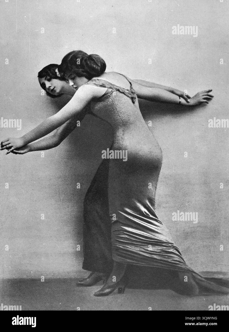 Deux femmes dansant le tango, années 1910 Banque D'Images