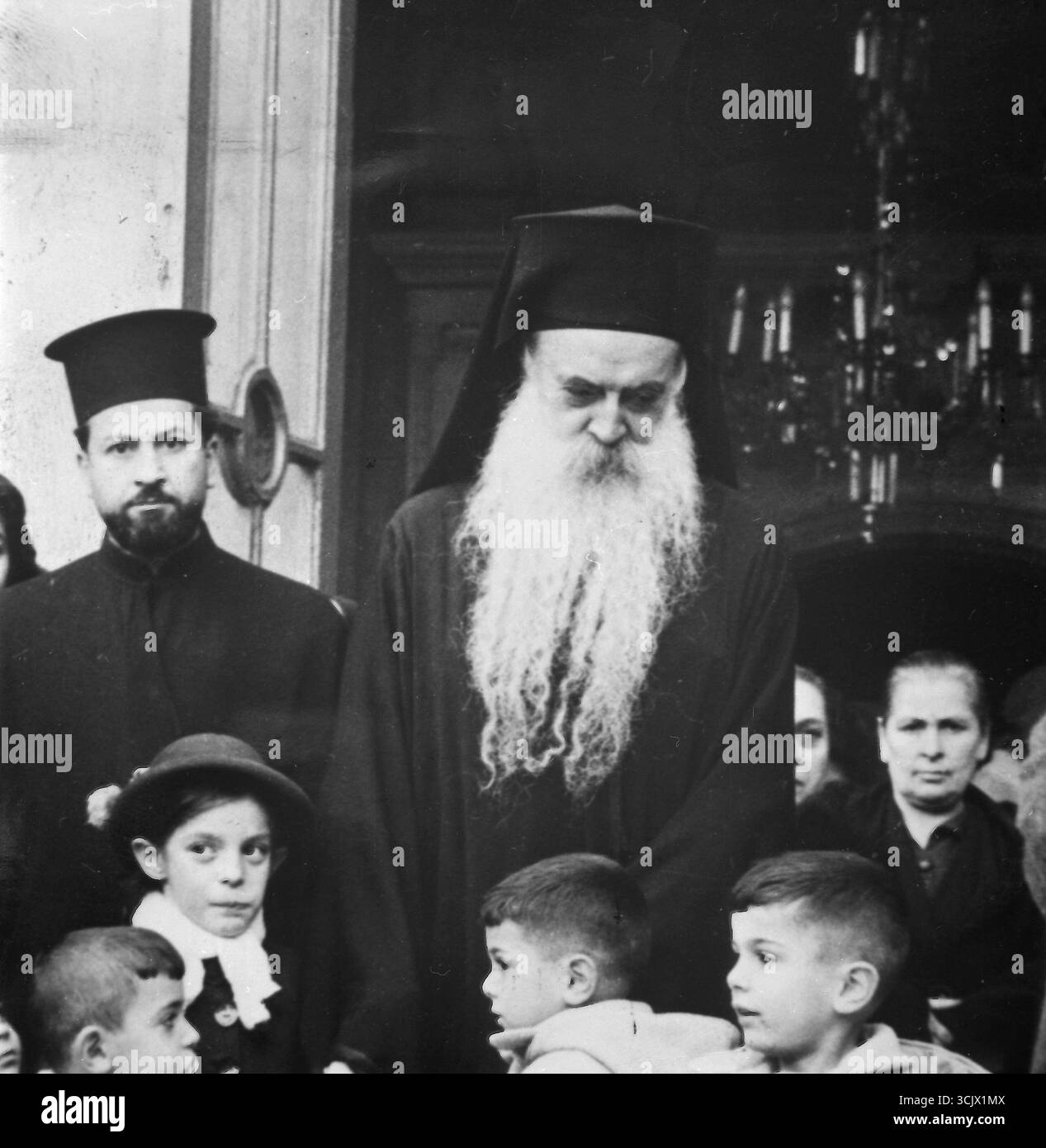 Prêtres orthodoxes, Grèce des années 1960 Banque D'Images