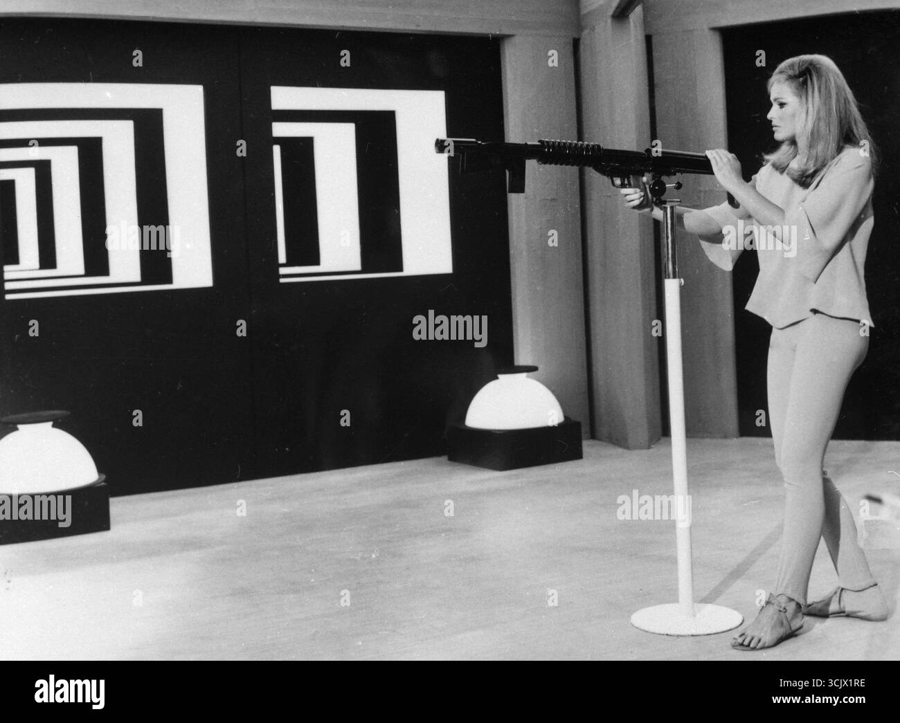 L'actrice Ursula Andress dans le film la 10ème victime, Italie 1965 Banque D'Images