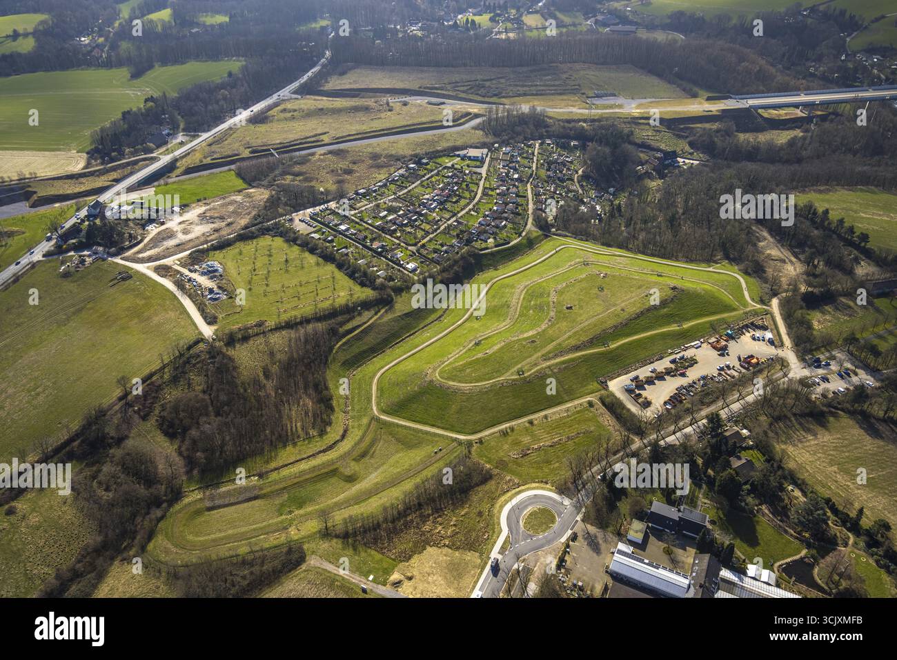 Vue aérienne, zone industrielle innovation Park Heiligenhaus, Bertha-Benz-Allee, Heiligenhaus, région de la Ruhr, Rhénanie du Nord-Westphalie, Allemagne, industriel e Banque D'Images