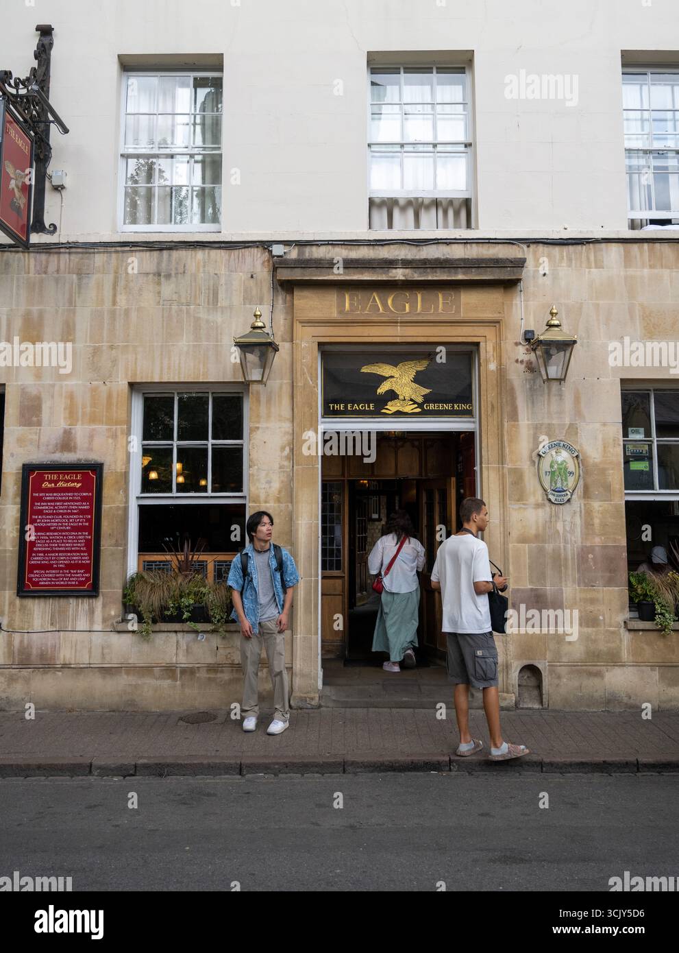 Le pub Eagle de Cambridge, en Angleterre, célèbre pour avoir été l'endroit où Watson et Crick ont annoncé leur découverte d'ADN en 1953 Banque D'Images