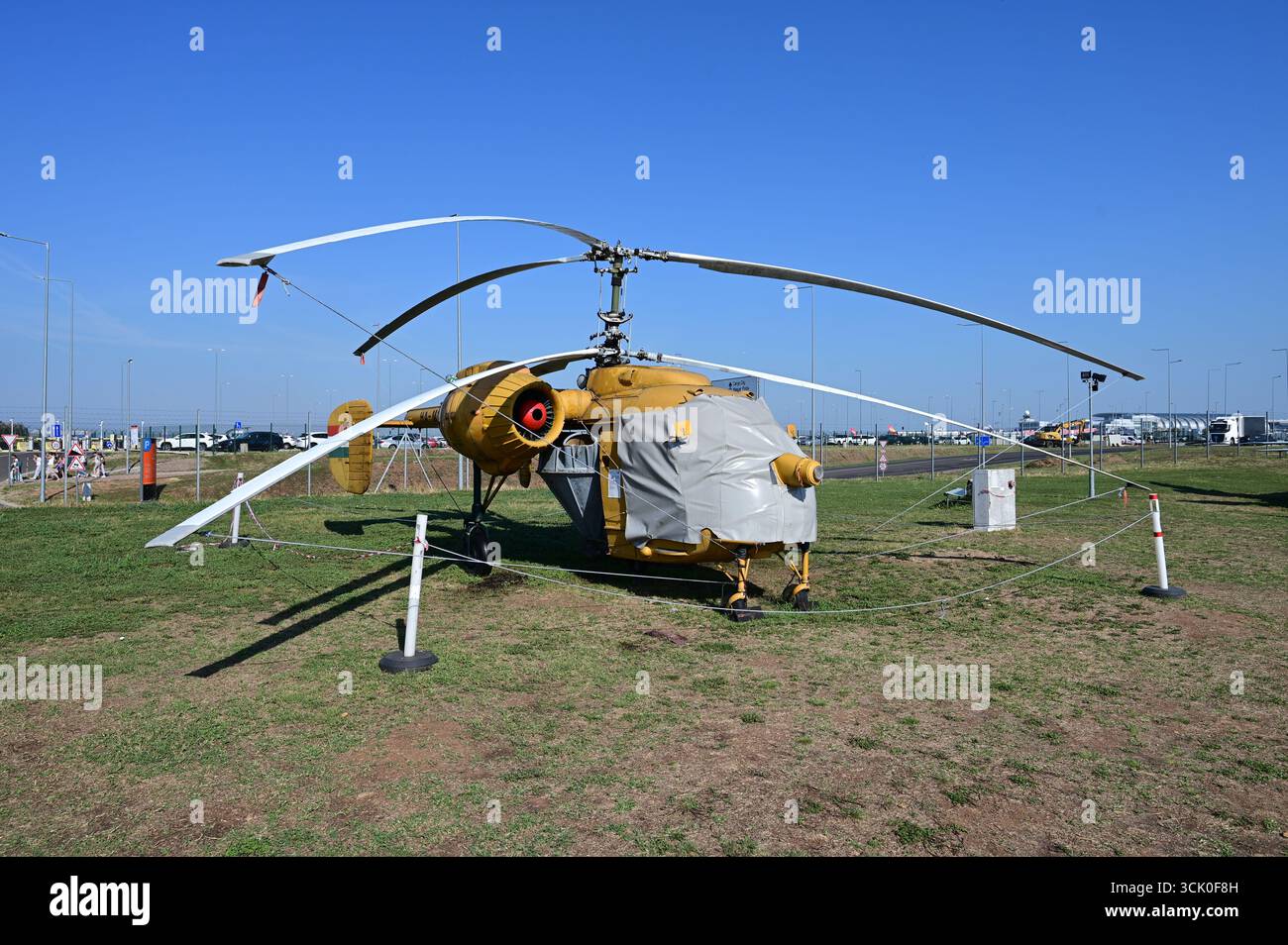 Kamov Ka-26 au musée de l'avion Aeropark à Budapest, Hongrie. Banque D'Images