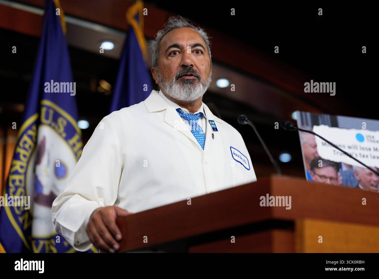 Washington, États-Unis. 09th Sep, 2025. Le représentant américain ami Bera (d-CA) prononce une allocution avec les membres du Caucus démocrate concernant les réductions de medicaid et les nouvelles restrictions imposées aux Américains par le projet de loi One Big Beautiful du président Trump, le mardi 9 septembre 2025 dans le Capitole à Washington, DC. Photo par Aaron Schwartz/Sipa USA) crédit : Sipa US/Alamy Live News Banque D'Images