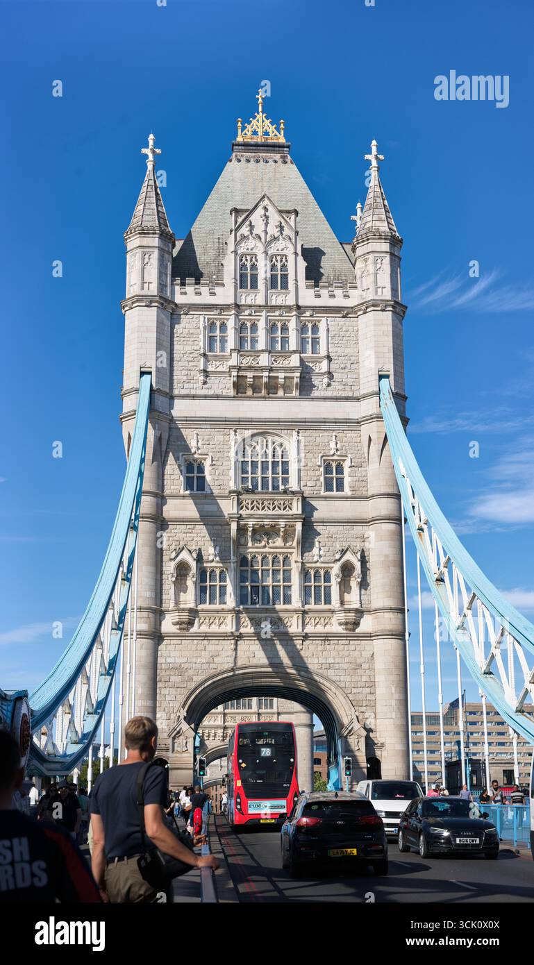 Tower Bridge sur la Tamise, Londres, Angleterre. Banque D'Images