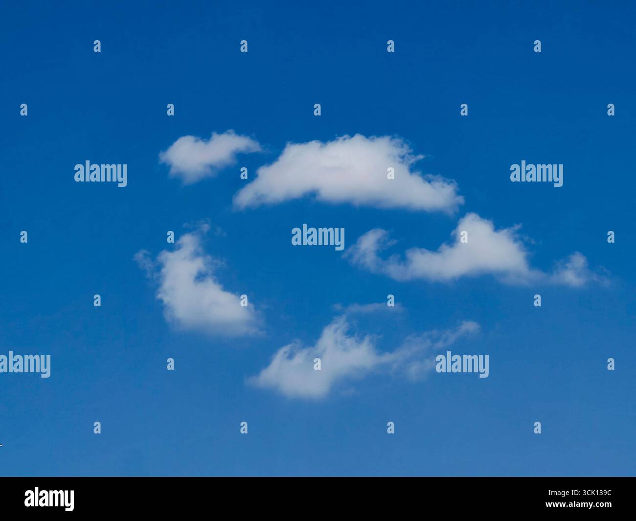 Formation de nuages ronds – géométrie du ciel Banque D'Images