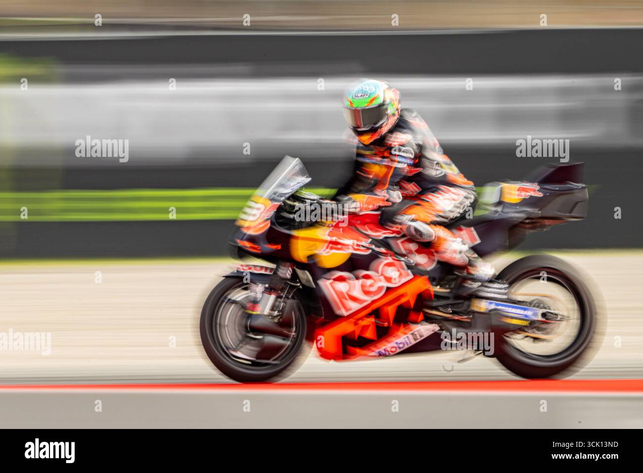 Barcelone, Espagne. Circuit de Barcelona Catalunya. 07 septembre 2025 jour de la course. Moto GP Enea Bastianini (23 ans) de Red Bull KTM Tech3 lors du MotoGP Gran Premi Monster Energy de Catalunya.MotoGP 5-6-7 Sep 2025, au circuit de Barcelona-Catalunya à Barcelone, Espagne. Banque D'Images