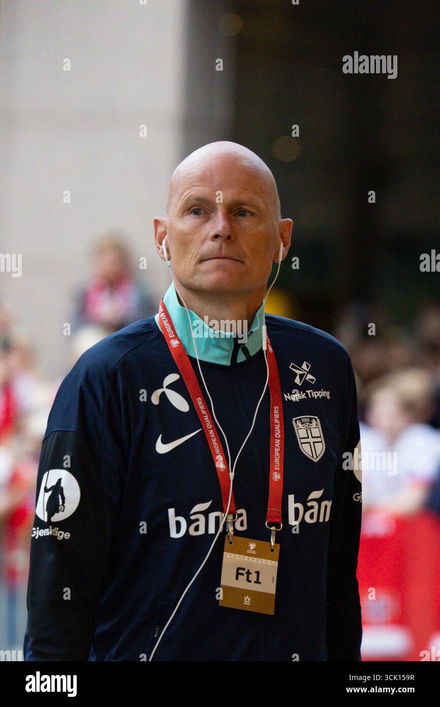 Oslo, Norvège. 09th Sep, 2025. L'entraîneur-chef de la Norvège Stale Solbakken est vu avant les qualifications européennes de l'UEFA pour la Coupe du monde de football 2026 entre la Norvège et la Moldavie au stade Ullevaal à Oslo, Norvège crédit : SPP Sport Press photo. /Alamy Live News Banque D'Images