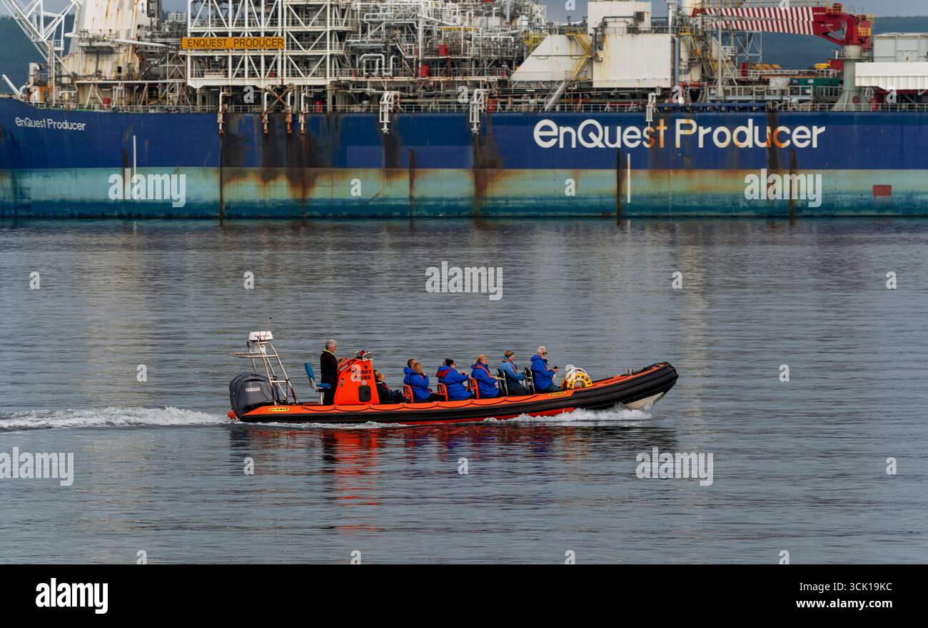 Cromarty Highland Écosse Moray Viking bateau gonflable avec des passangers se dirigeant pour observer les dauphins Banque D'Images