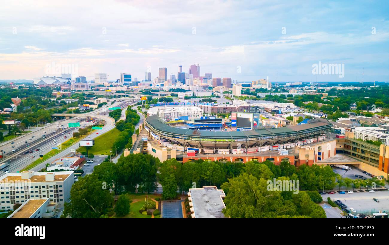 Atlanta, Géorgie - 22 août 2025 : le Center Parc Stadium, anciennement Turner Field, est le stade de football de l'Université d'État de Géorgie Banque D'Images