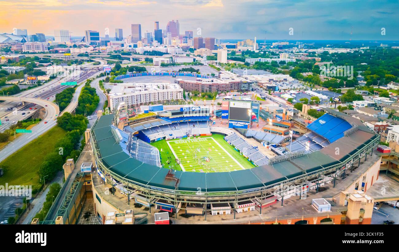 Atlanta, Géorgie - 22 août 2025 : le Center Parc Stadium, anciennement Turner Field, est le stade de football de l'Université d'État de Géorgie Banque D'Images