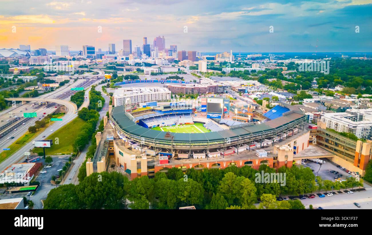 Atlanta, Géorgie - 22 août 2025 : le Center Parc Stadium, anciennement Turner Field, est le stade de football de l'Université d'État de Géorgie Banque D'Images