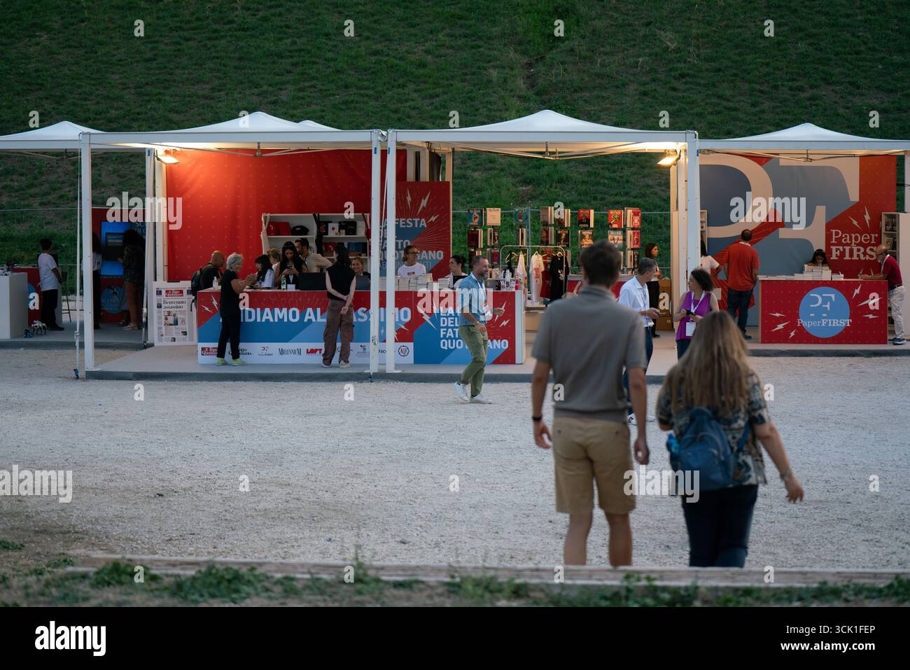 Rome. Italie. 9 septembre 2025. Andiamo al Massimo, Festival du journal d'information 'il Fatto Quotidiano'. Meuble à livres. Créditer PLR images/Alamy Live News Banque D'Images