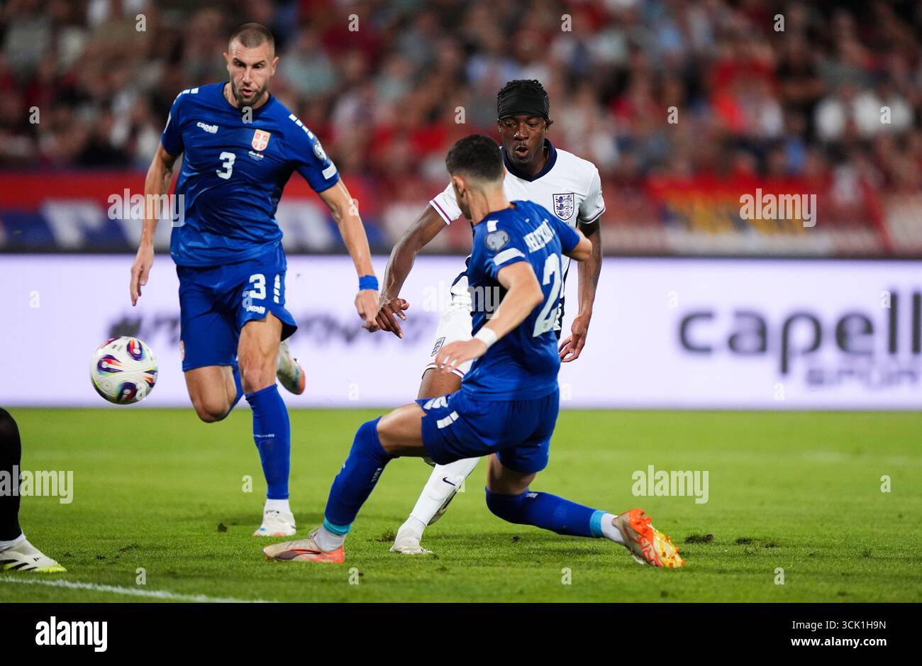 L'Anglais Noni Madueke marque son deuxième but lors du match de qualification pour la Coupe du monde de la FIFA 2026, Groupe K au stade Rajko Mitic de Belgrade. Date de la photo : mardi 9 septembre 2025. Banque D'Images