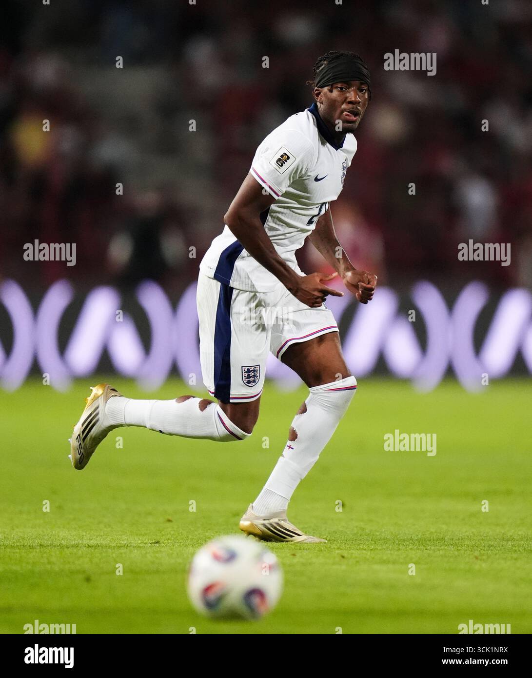 L'Angleterre Noni Madueke lors des qualifications pour la Coupe du monde de la FIFA 2026, match du Groupe K au stade Rajko Mitic de Belgrade. Date de la photo : mardi 9 septembre 2025. Banque D'Images