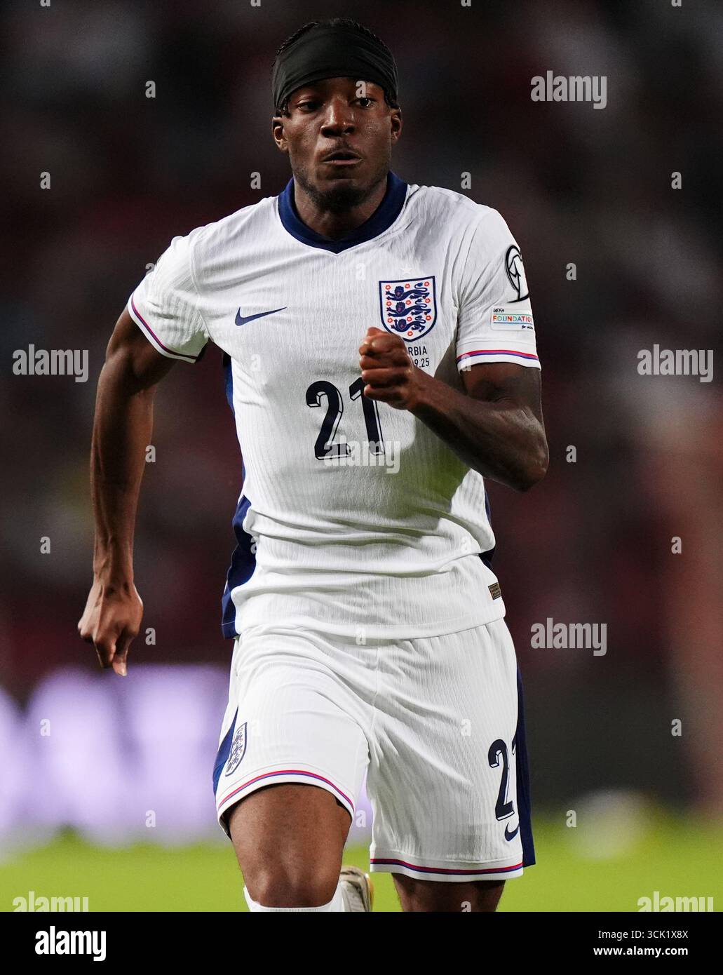 L'Angleterre Noni Madueke lors des qualifications pour la Coupe du monde de la FIFA 2026, match du Groupe K au stade Rajko Mitic de Belgrade. Date de la photo : mardi 9 septembre 2025. Banque D'Images