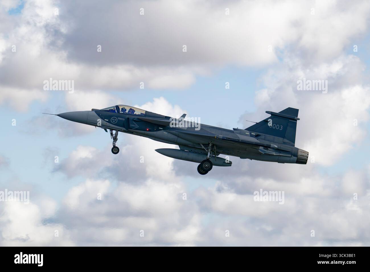 L'armée de l'air suédoise Saab JAS-39E Gripen 6003 quitte la RAF Fairford après avoir participé au Royal International Air Tattoo Banque D'Images