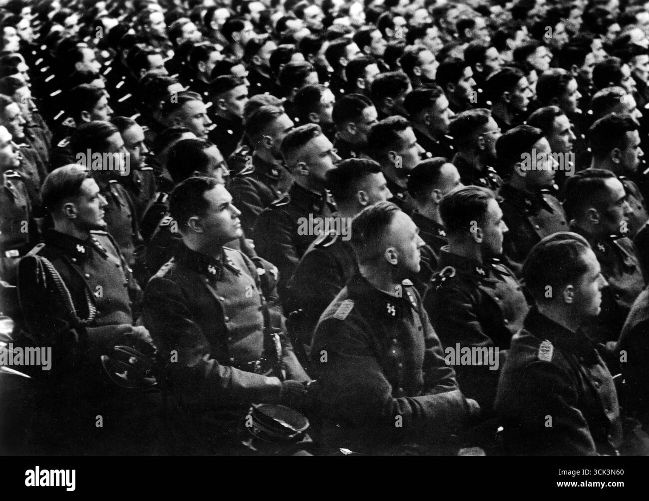 Adolf Hitler s'adresse aux officiers et aux cadets au Palais des Sports. Vue de la salle pendant le discours.1942 Banque D'Images
