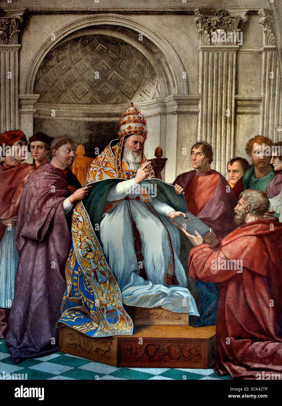 La prestation de l'Décrétales au Pape Grégoire IX, une fresque murale dans la Chambres de Raphaël. La peinture représente le Pape Grégoire IX de la commande, en 1230, son aumônier et confesseur, saint Raymond de Pennafort (Peñaforte), un Dominicain, pour former une nouvelle collection canonique destinée à remplacer toutes les anciennes collections. Les Chambres de Raphaël (tanze di Raffaello) Raffaello Sanzio da Urbino 1483 - 1520 fresco appartements pontificaux Vatican Rome Italie Banque D'Images