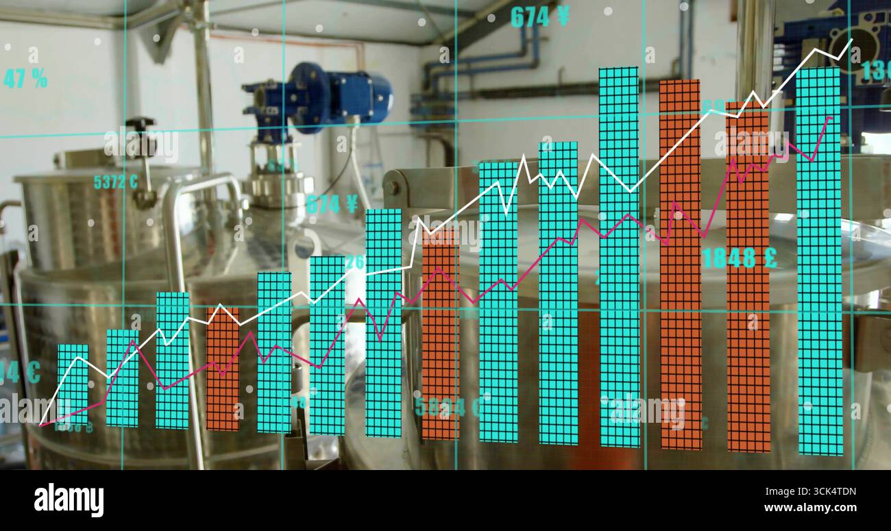 Montrant la visualisation de données translucides superposant l'usine avec des réservoirs en acier inoxydable, des tuyaux, des vannes et un moteur Banque D'Images