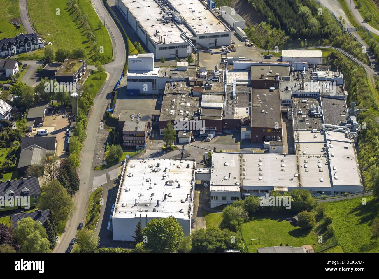 Photo aérienne, Howmet Aerospace Tital GmbH, Bestwig, Sauerland, Rhénanie du Nord-Westphalie, Allemagne, DE, Europe, entreprises commerciales, zone commerciale, c Banque D'Images