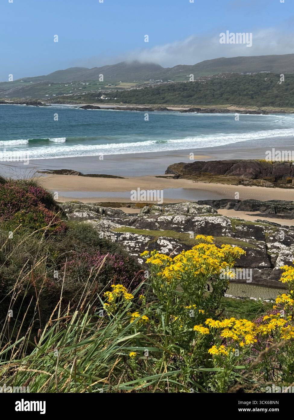 Plage de Derrynane, comté de Kerry, Irlande. - Image de stock capturée avec un smartphone