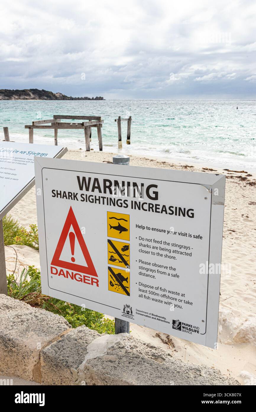 Avertissement de requin à Hamelin Bay Beach, près de Karridale, région de Margaret River, comté d'Augusta dans la région SW de l'Australie occidentale WA Banque D'Images