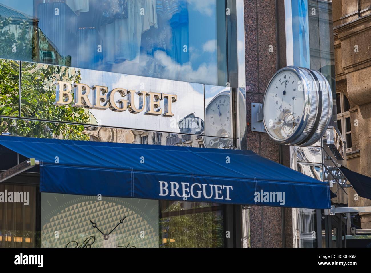 Breguet Luxury Watches marque logo magasin de détail signe sur la devanture Banque D'Images