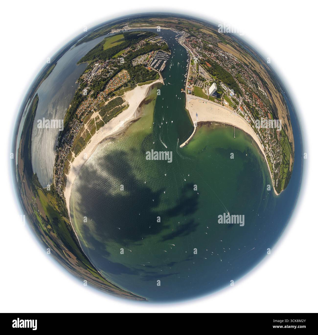 Estuaire de Trave, Baltique Sea spa Kiel-Travemuende, Kiel, port de la mer Baltique, Trave, Luebeck, mer Baltique, Schleswig-Holstein, Allemagne, Europe, phot aérien Banque D'Images