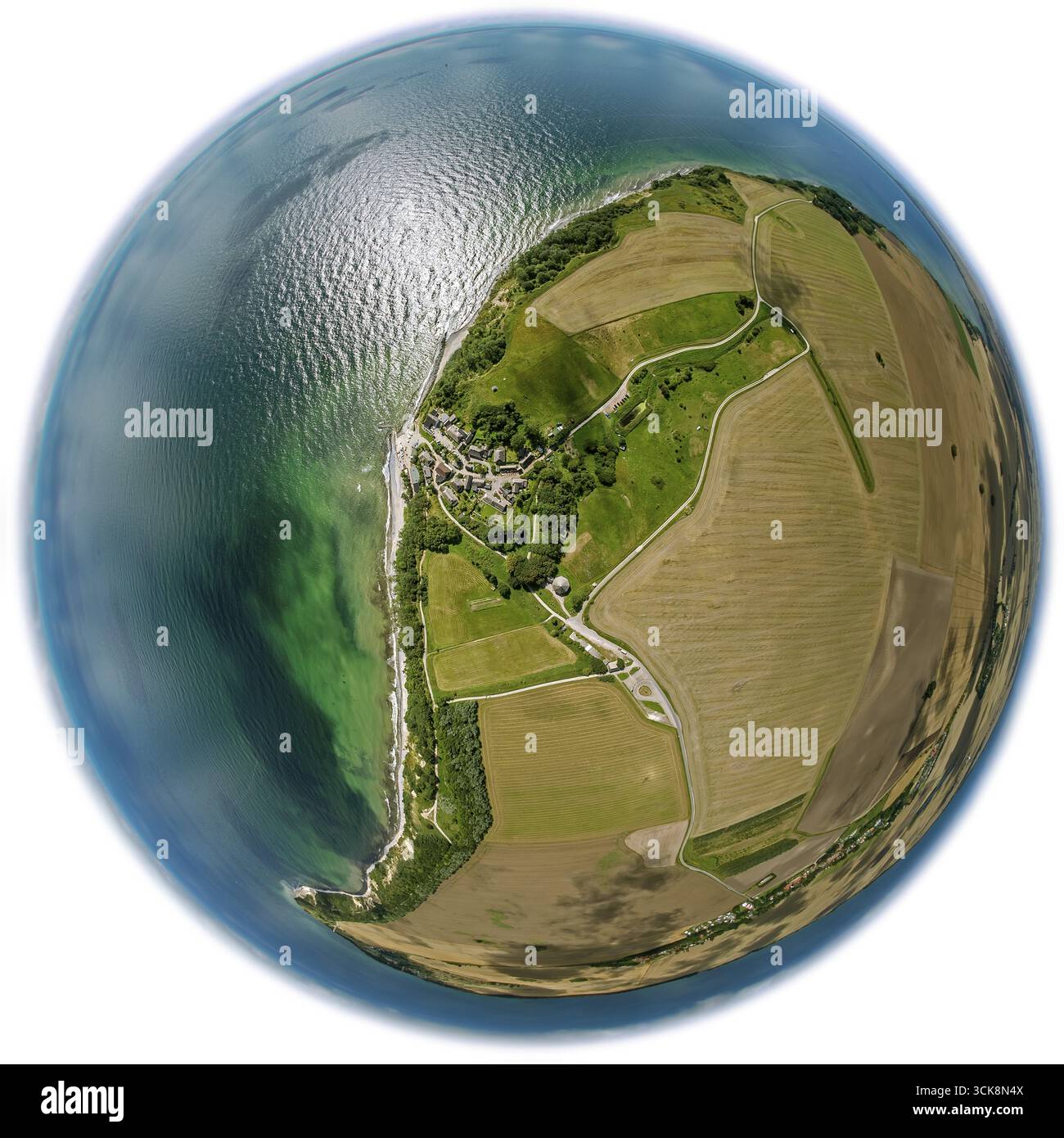 Vue aérienne, village Vitt, village de pêcheurs, objectif fisheye, photo ronde, Putgarten, île de Ruegen, Mecklembourg-Poméranie occidentale, Allemagne, Europe, bir Banque D'Images