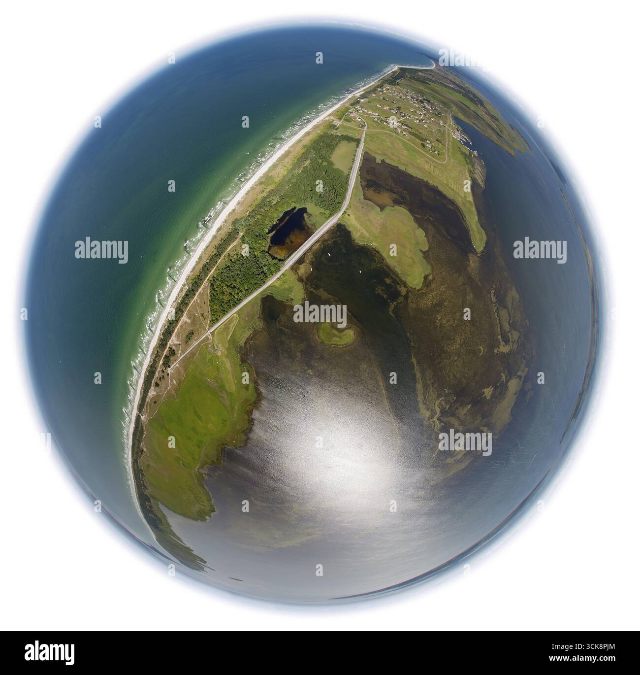 Réserve naturelle Duenenheide, paysage de landes, île Hiddensee, île de la mer Baltique, Mecklembourg-Poméranie occidentale, Allemagne, Europe, vue aérienne, Birds-e. Banque D'Images