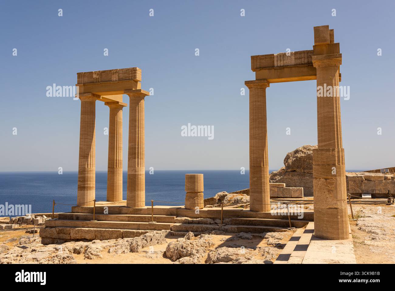 Temple d'Athéna Lindia, Acropole, Lindos, Rhodes, Grèce Banque D'Images