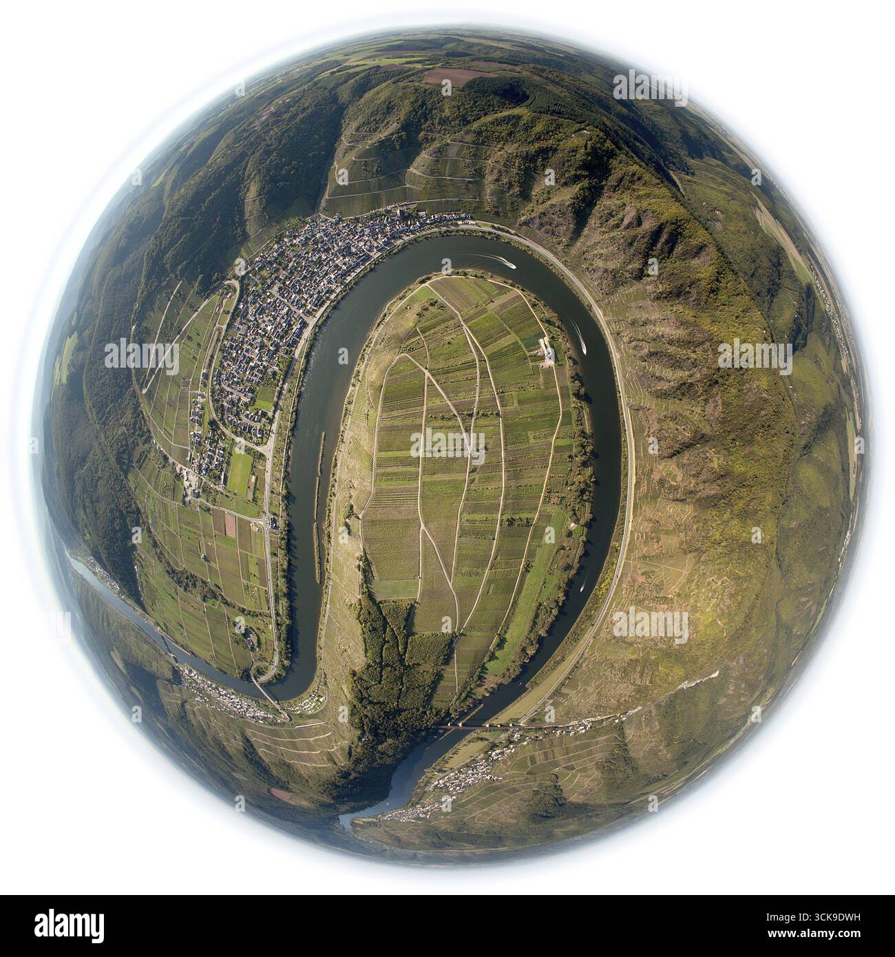 Photo aérienne, Moselle, boucle de Moselle près de Bremm, parapente, Bremm, Eifel, Rhénanie-Palatinat, Allemagne, Europe, vue des yeux d'oiseau, photographie aérienne, Banque D'Images