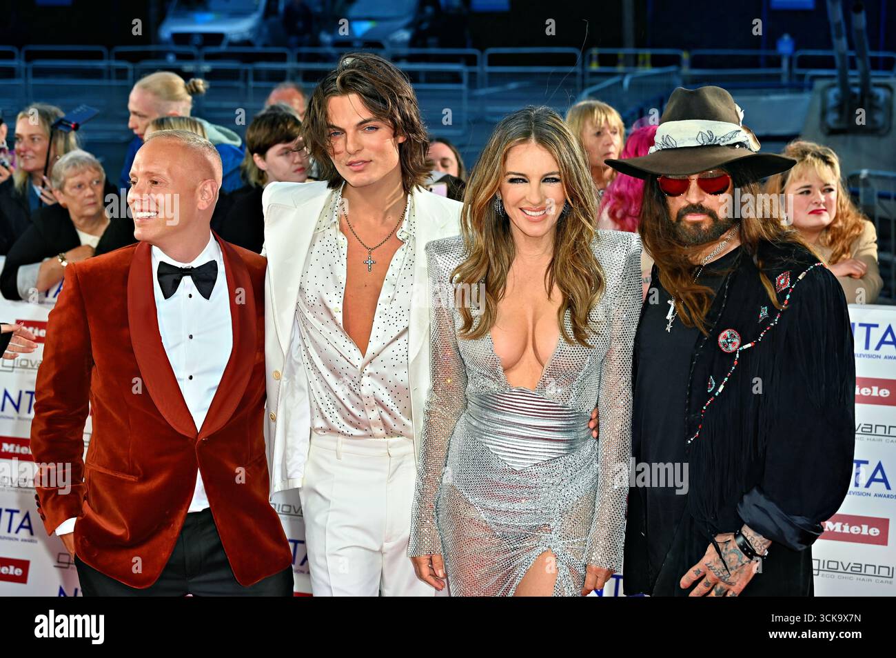 Londres, Royaume-Uni. 10 septembre 2025. Damian Hurley, Elizabeth Hurley, Billy Ray Cyrus aux National Television Awards 2025 à l'O2, Londres, Royaume-Uni. (Photo de 李世惠/Voir Li/Picture Capital) crédit : Voir Li/Picture Capital/Alamy Live News Banque D'Images