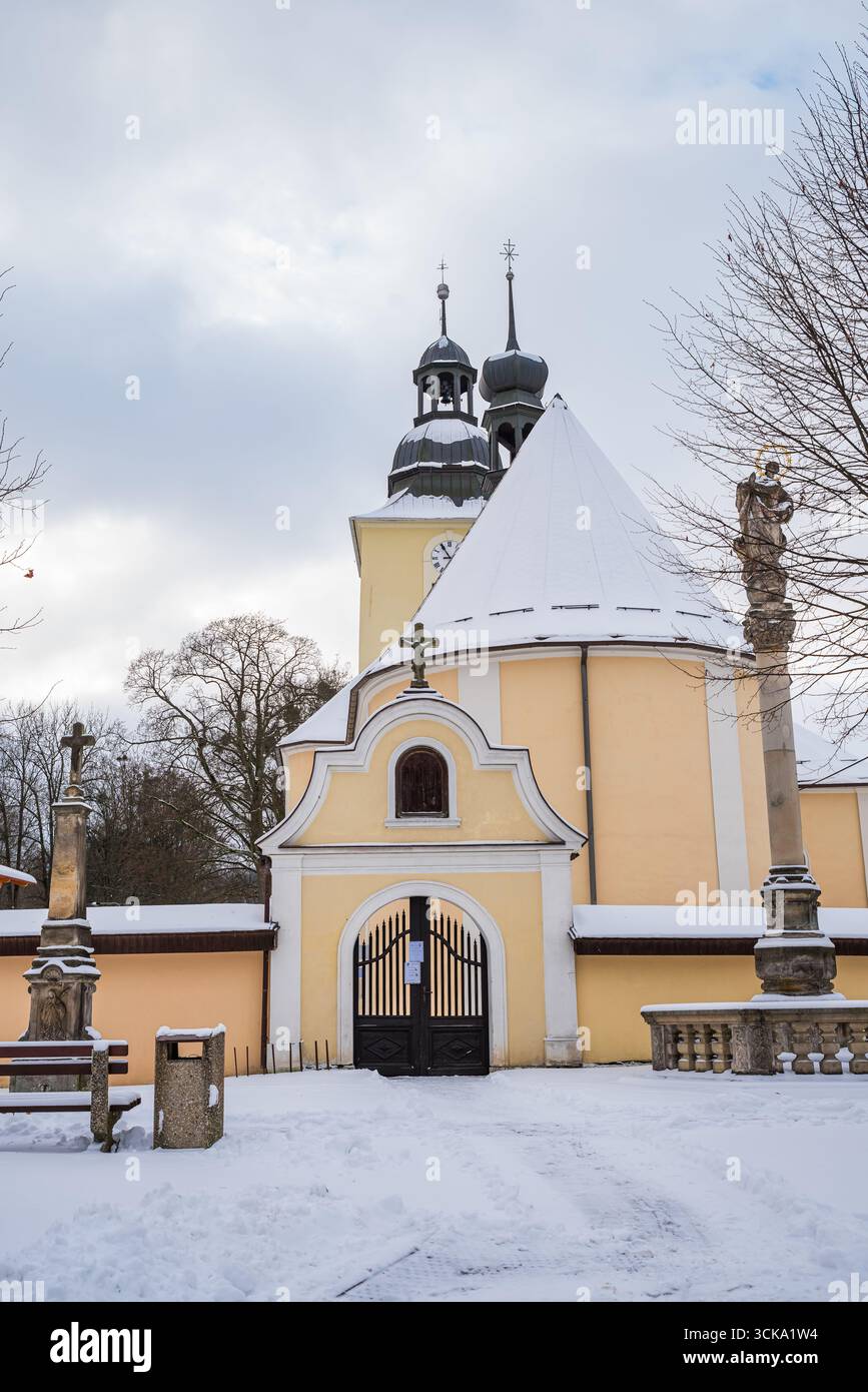 Vendoli, république tchèque - 13 janvier 2025. Andrew s Church - Kostel svateho Ondreje en hiver Banque D'Images