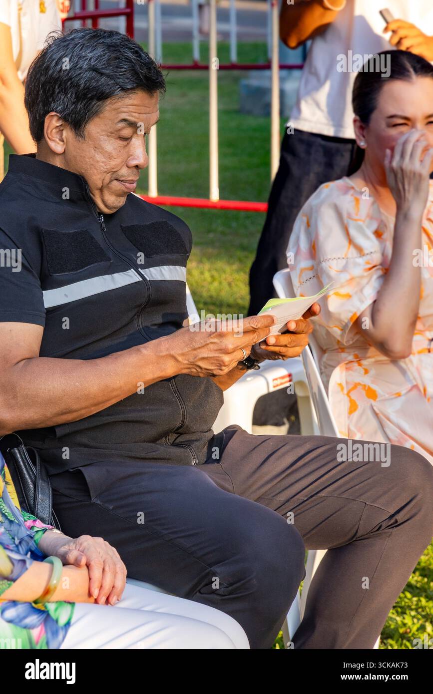 Chadchart Sittipunt, gouverneur de Bangkok, au festival de musique classique du parc Lumphini, Thaïlande Banque D'Images