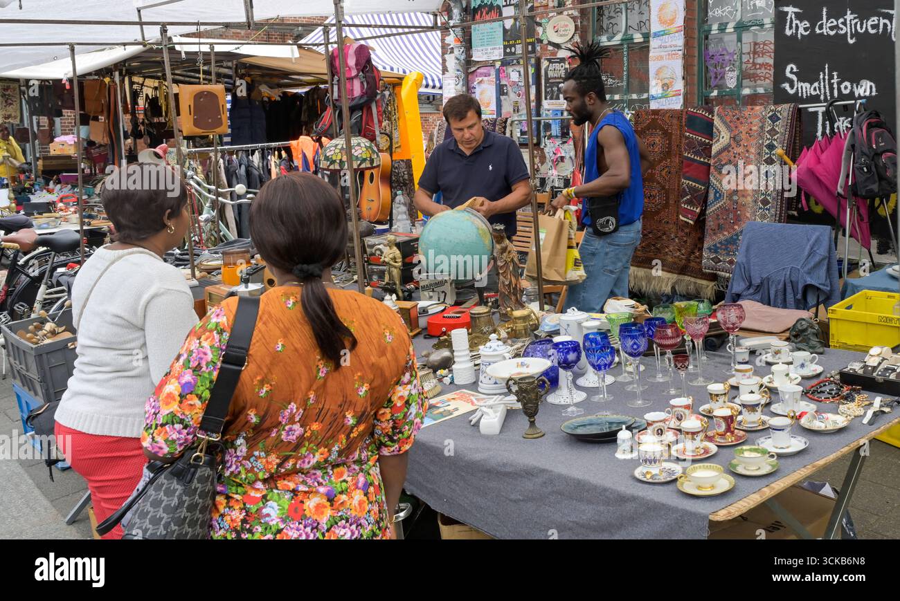 Flohmarkt Flohschanze, Neuer Kamp, Schanzenviertel, Hamburg, Deutschland Banque D'Images
